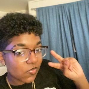 Meet your Posher, Janelle